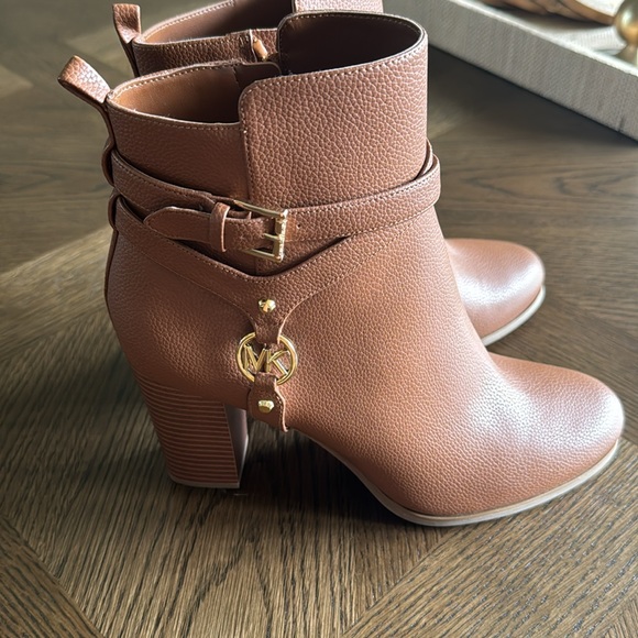 Michael Kors Women Tally MK Logo Brown Faux Leather Dressy Office Boots size 9.5 - Picture 11 of 14